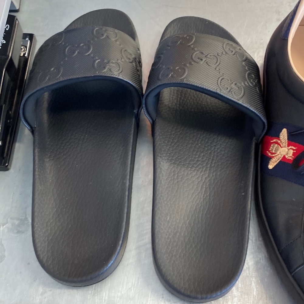 Gucci slides no box